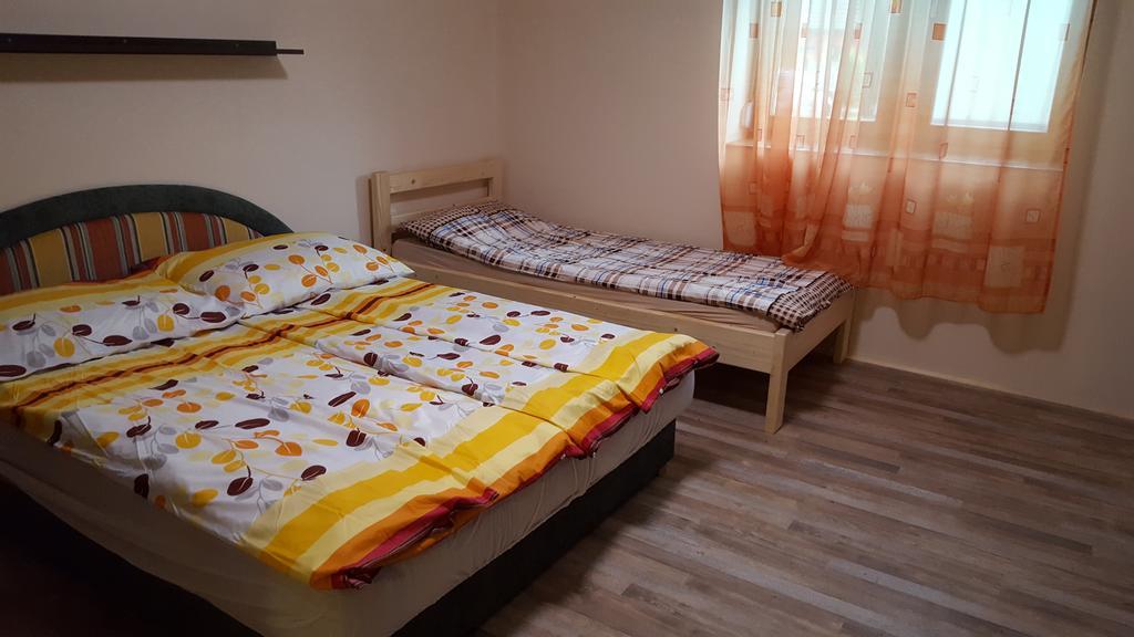M&M Apartman Tiszafured Ngoại thất bức ảnh